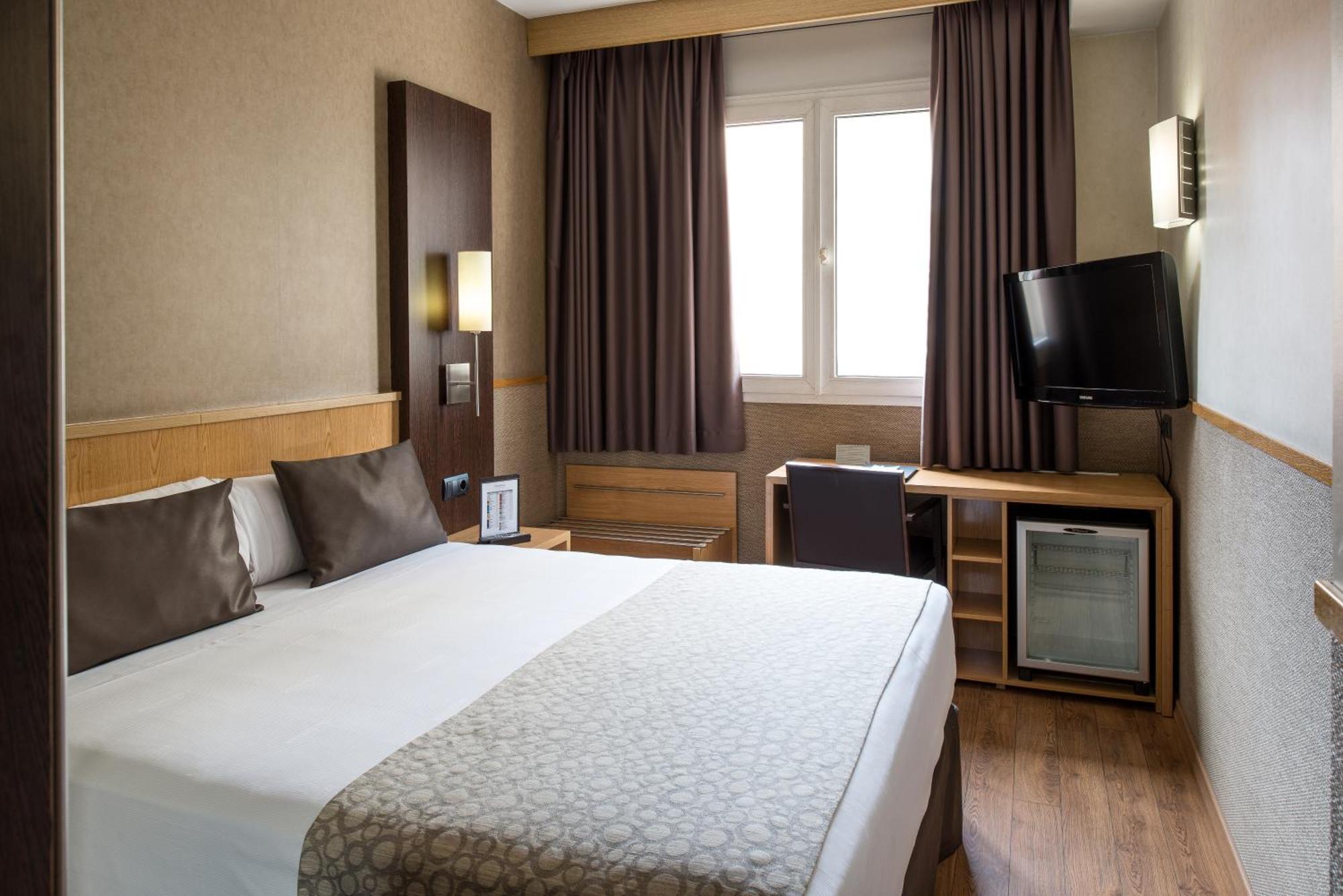 Catalonia Sagrada Familia Hotel Barcelona Ruang foto