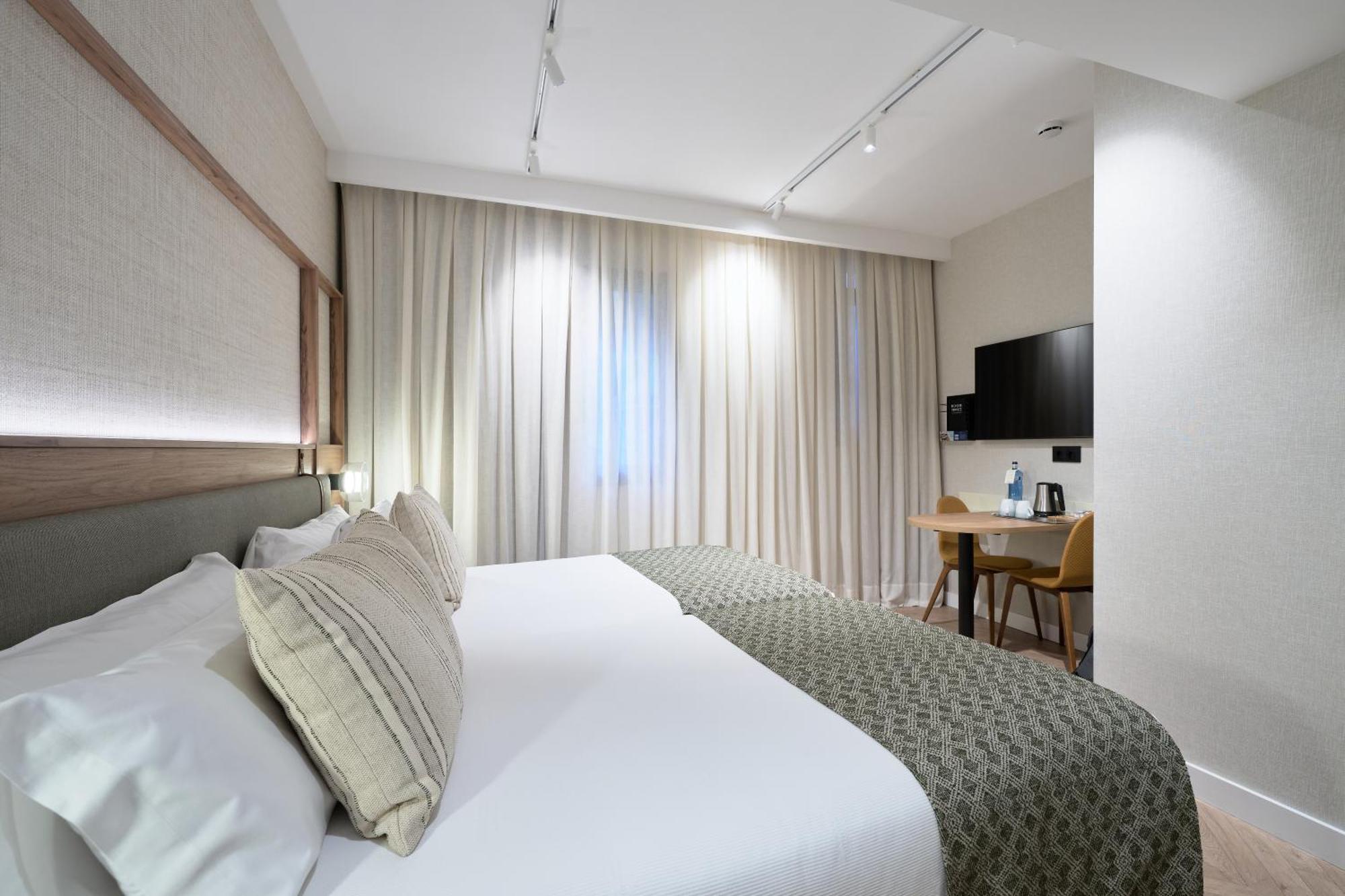 Catalonia Sagrada Familia Hotel Barcelona Bagian luar foto