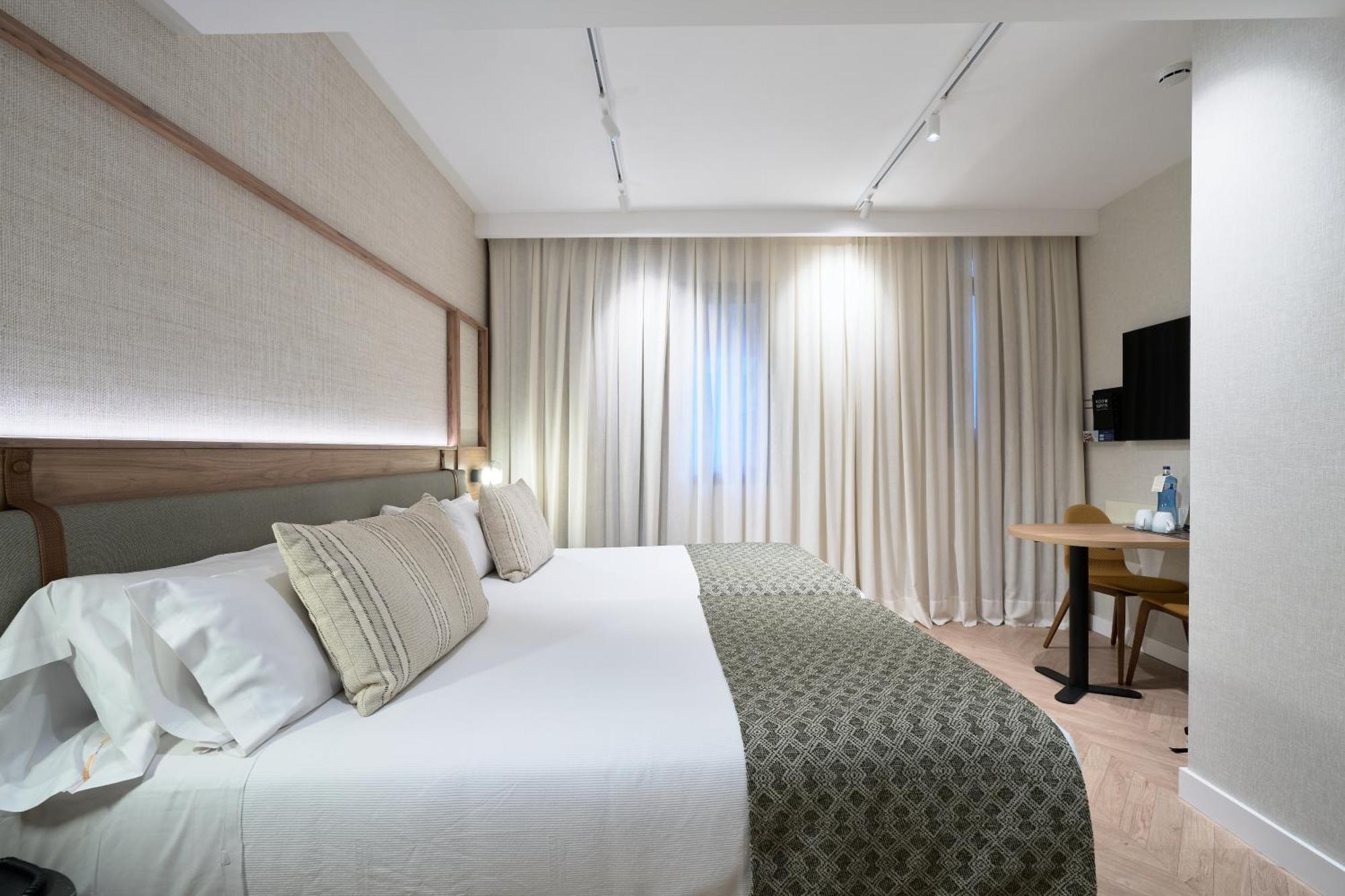 Catalonia Sagrada Familia Hotel Barcelona Bagian luar foto