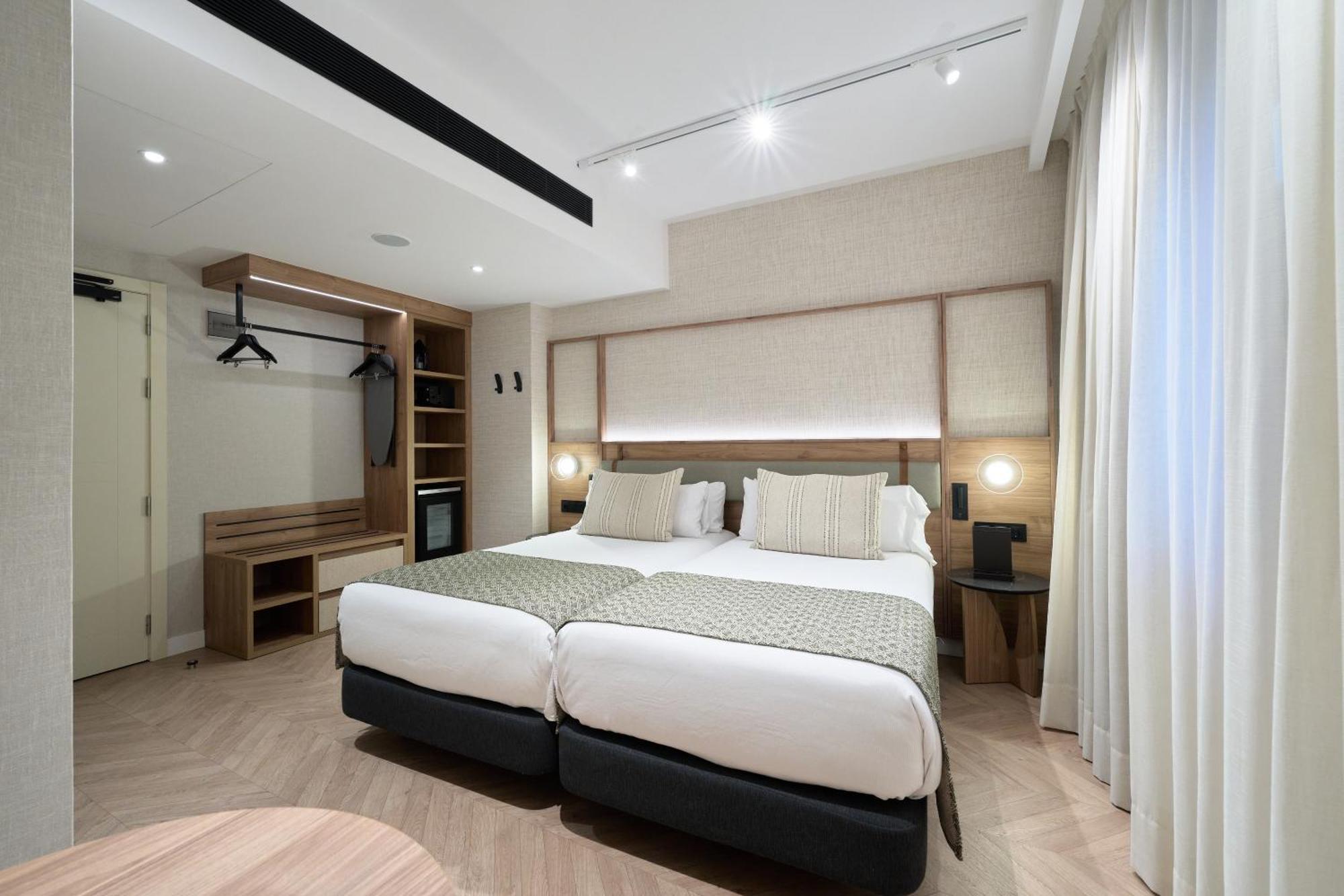 Catalonia Sagrada Familia Hotel Barcelona Bagian luar foto