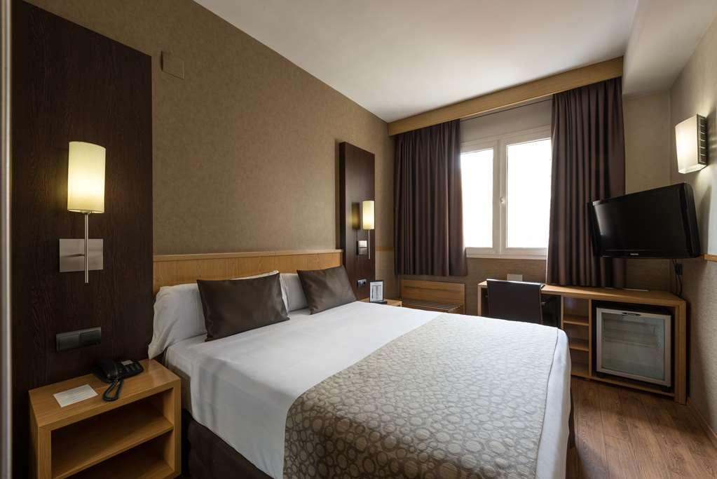 Catalonia Sagrada Familia Hotel Barcelona Ruang foto