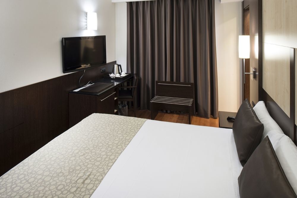 Catalonia Sagrada Familia Hotel Barcelona Bagian luar foto