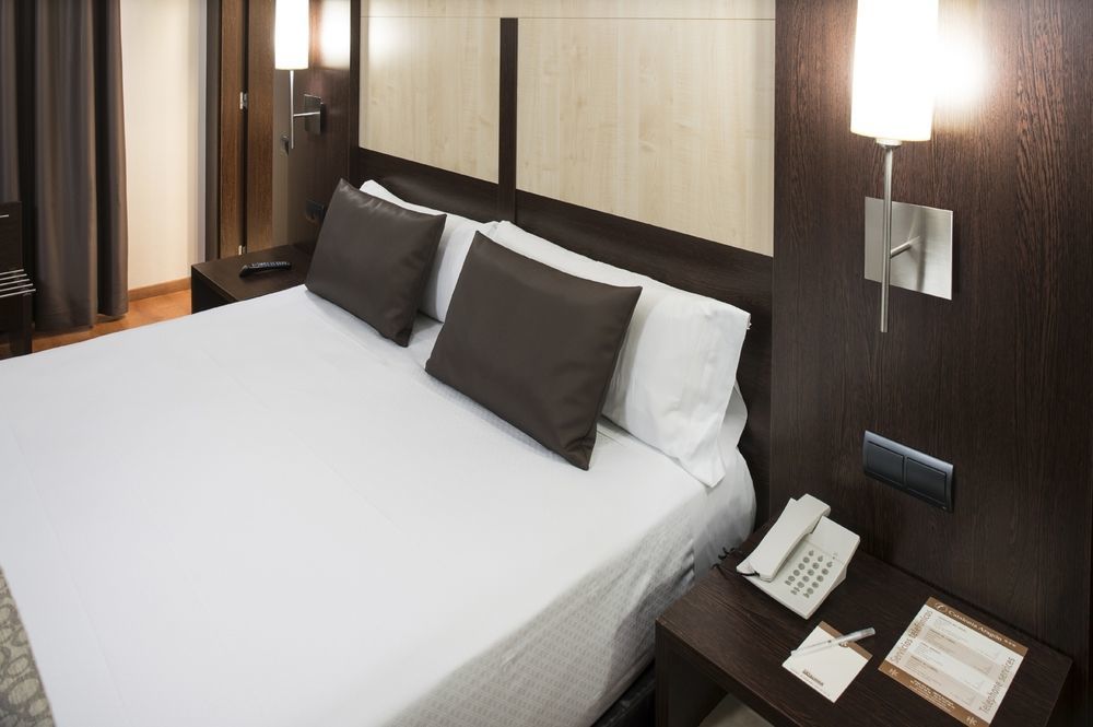 Catalonia Sagrada Familia Hotel Barcelona Bagian luar foto
