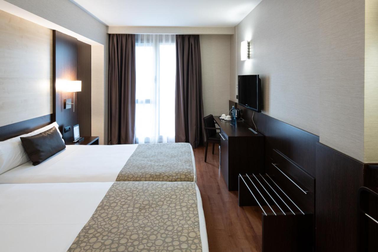 Catalonia Sagrada Familia Hotel Barcelona Bagian luar foto