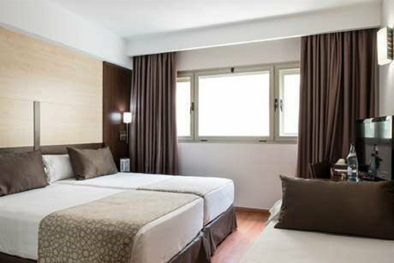 Catalonia Sagrada Familia Hotel Barcelona Bagian luar foto